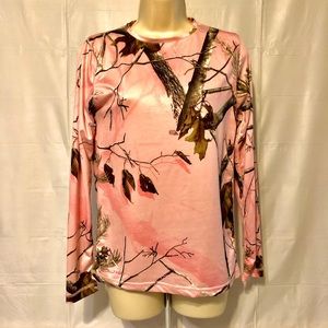Realtree Women’s Pink Camo Long Sleeve Shirt